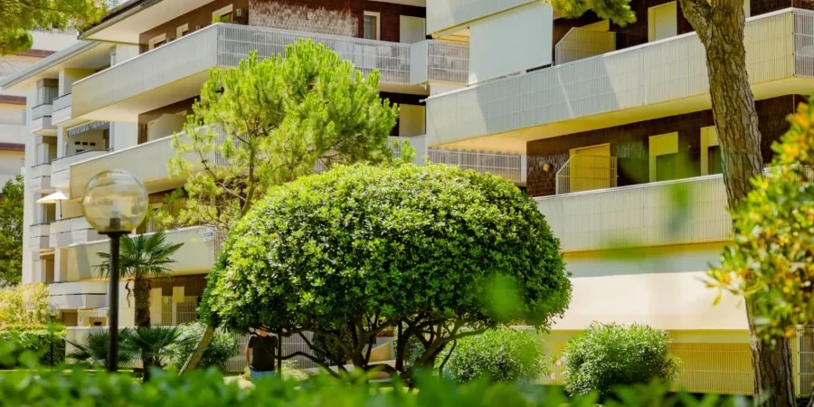 Keeping HOA Common Areas Looking Their Best in Houston